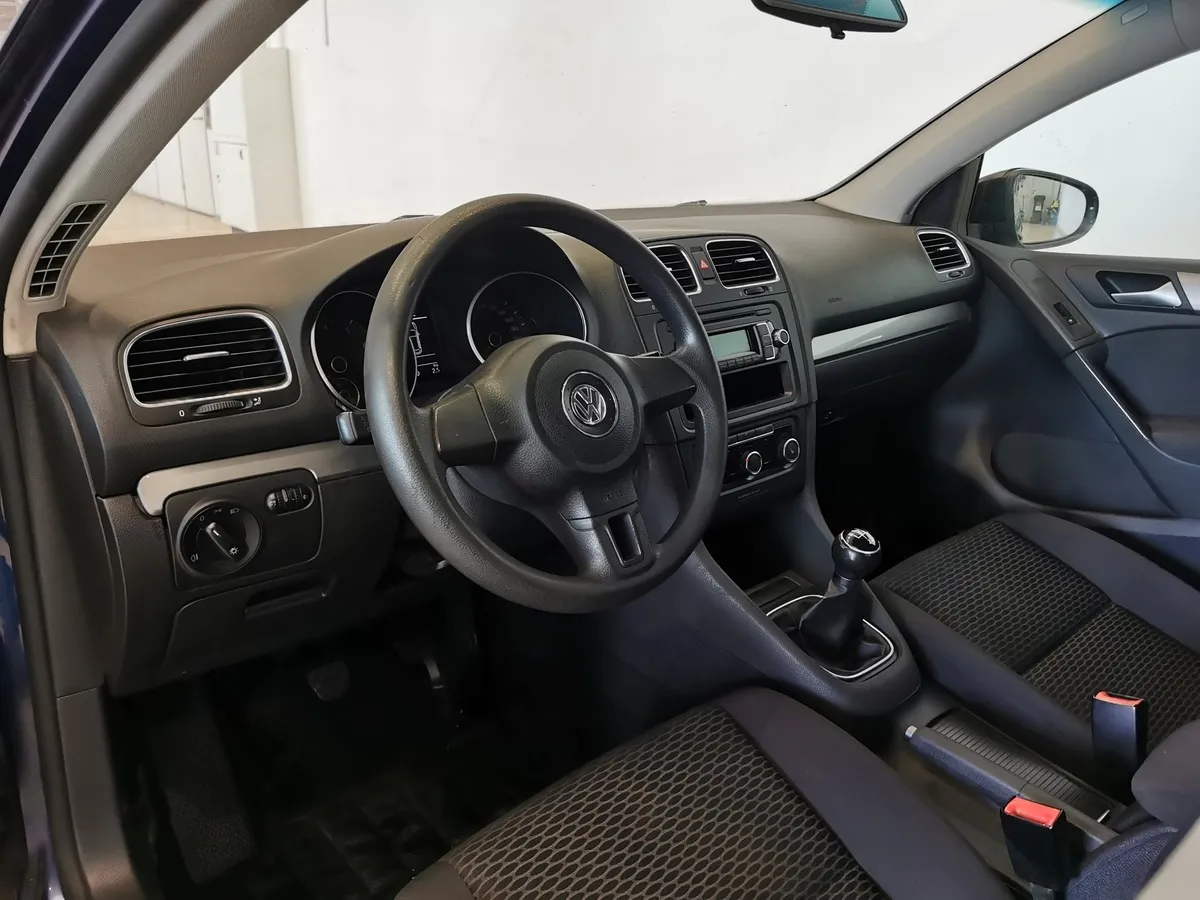 Volkswagen Golf 1.2 TSI MT (85 л.с.) Trendline Синий в АВИЛОН. Слайд №18