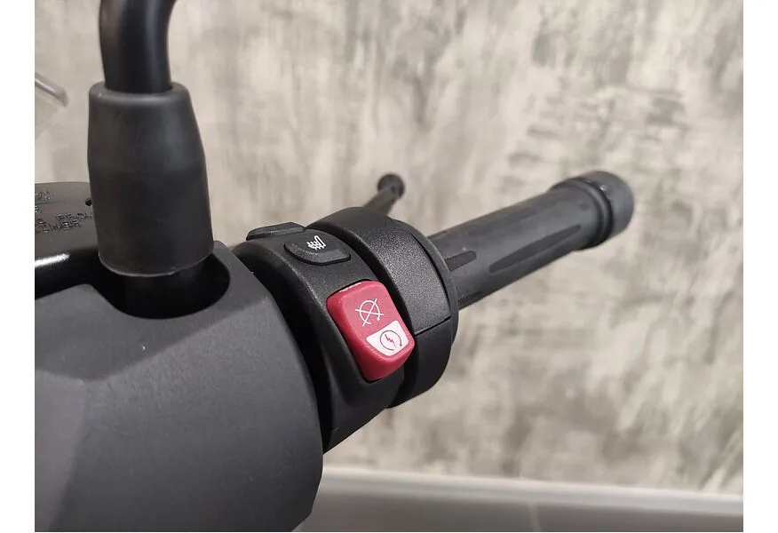 BMW Motorrad C 400 X C 400 X 350 см³ (34) 350 Черный в АВИЛОН. Слайд №8