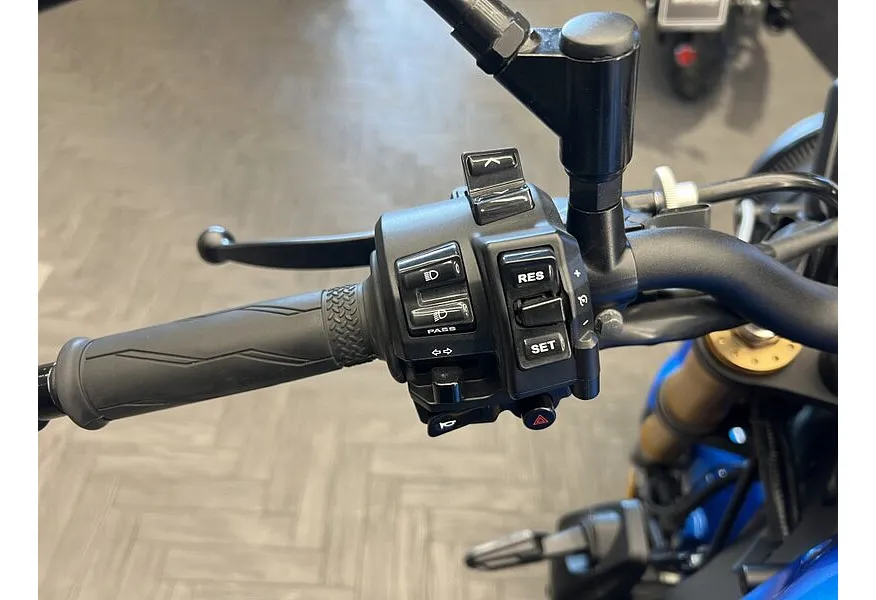 Yamaha XSR900 888 см³ (120 л.с.) (120) 888 Синий в АВИЛОН. Слайд №4
