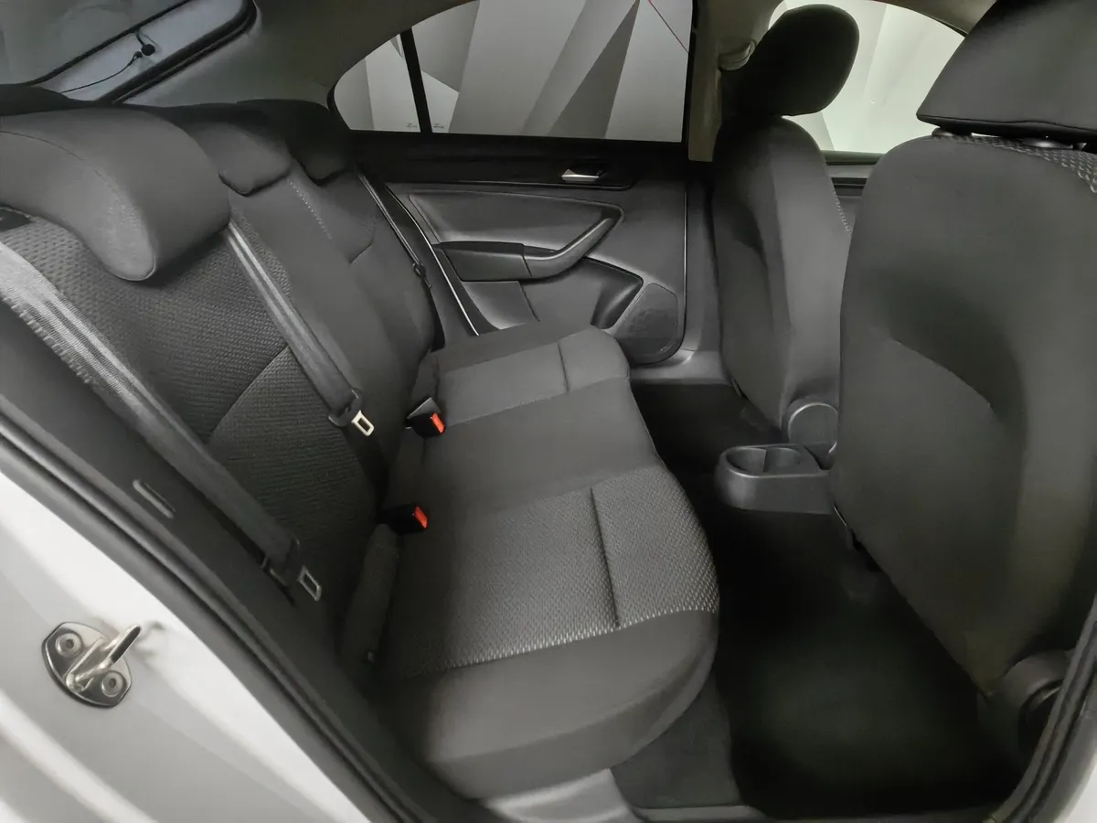 Volkswagen Polo 1.6 MPI AT (110 л.с.) Respect Белый в АВИЛОН. Слайд №15