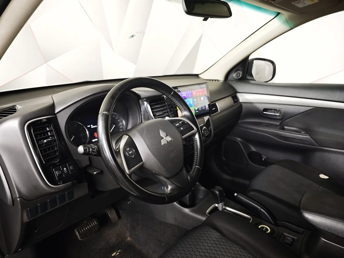 Mitsubishi Outlander 2.0 CVT 4WD (146 л.с.) Белый в АВИЛОН. Слайд №18