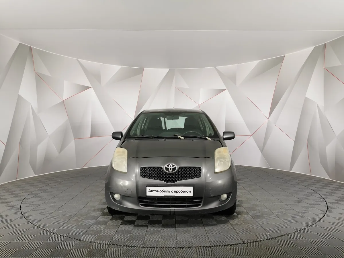 Toyota Yaris 1.3 MMT (87 л.с.) Серый в АВИЛОН. Слайд №7