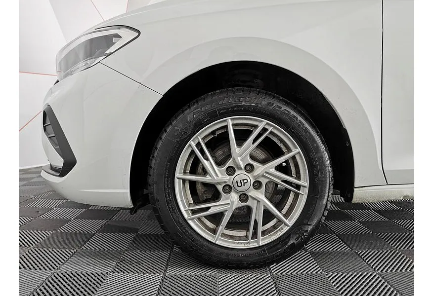 Volkswagen Polo 1.6 MPI MT (90 л.с.) Respect Белый в АВИЛОН. Слайд №9