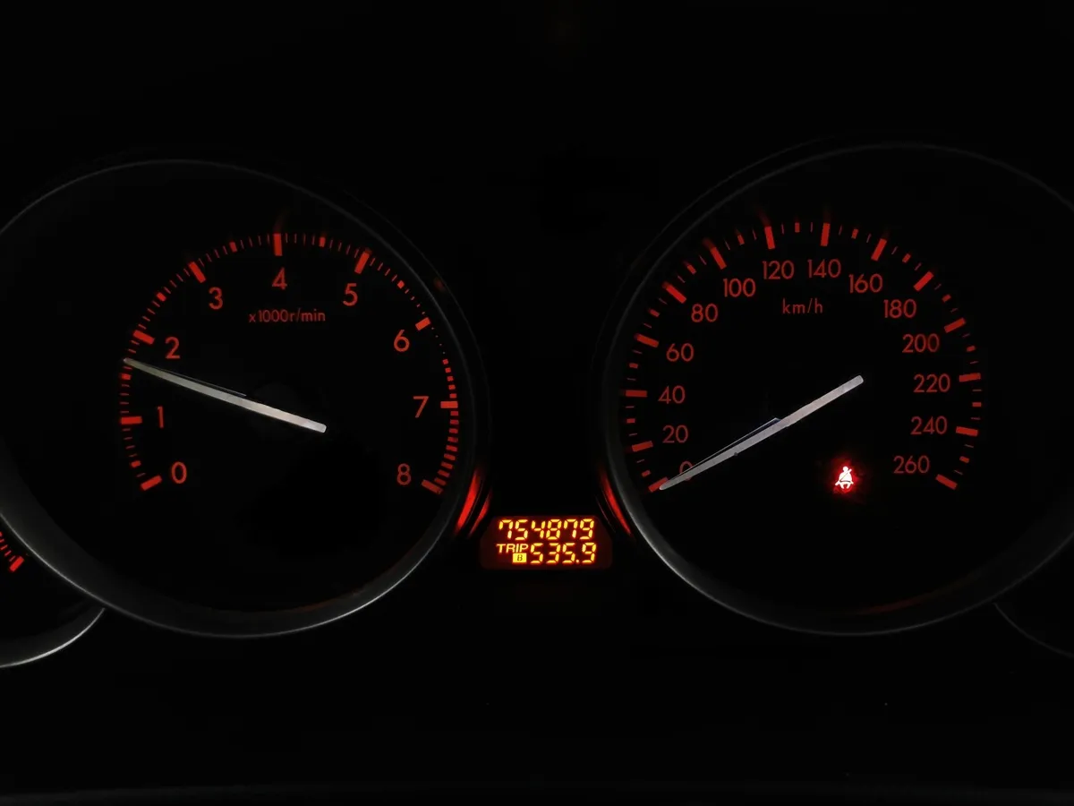 Mazda 6 1.8 MT (120 л.с.) Черный в АВИЛОН. Слайд №16