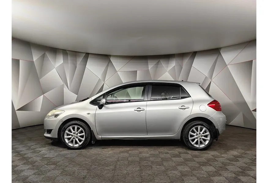 Toyota Auris 1.6 MMT (124 л.с.) Серебристый в АВИЛОН. Слайд №5 Toyota Auris 1.6 MMT (124 л.с.) Серебристый в АВИЛОН. Слайд №5