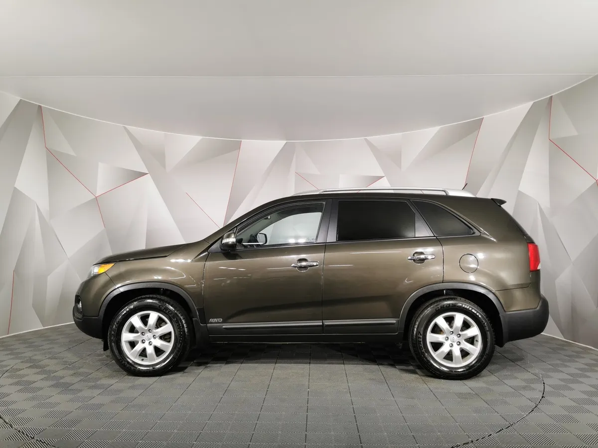 Kia Sorento 2.4 AT 4WD (175 л.с.) Comfort Коричневый в АВИЛОН. Слайд №5