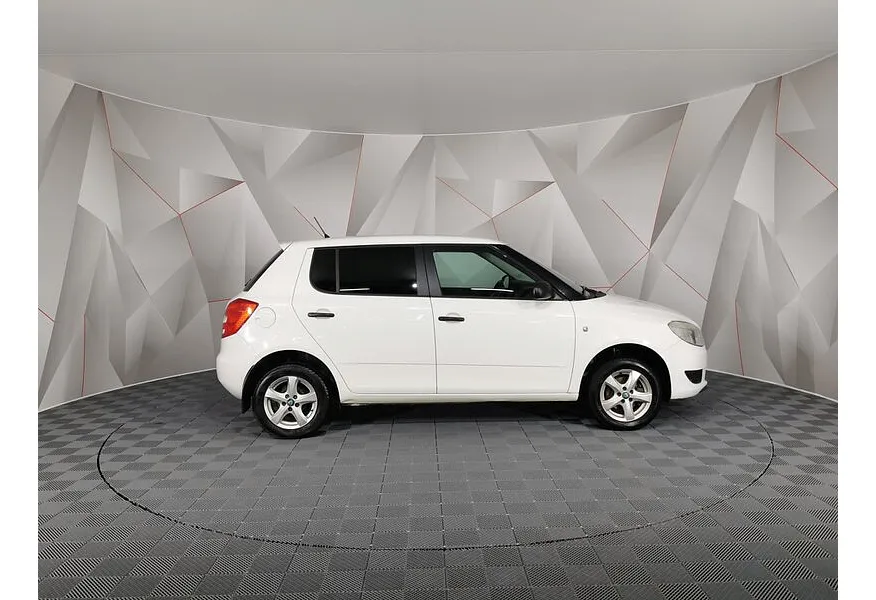 АВИЛОН - Skoda Fabia 1.2 MT (70 л.с.) Белый - slide 3