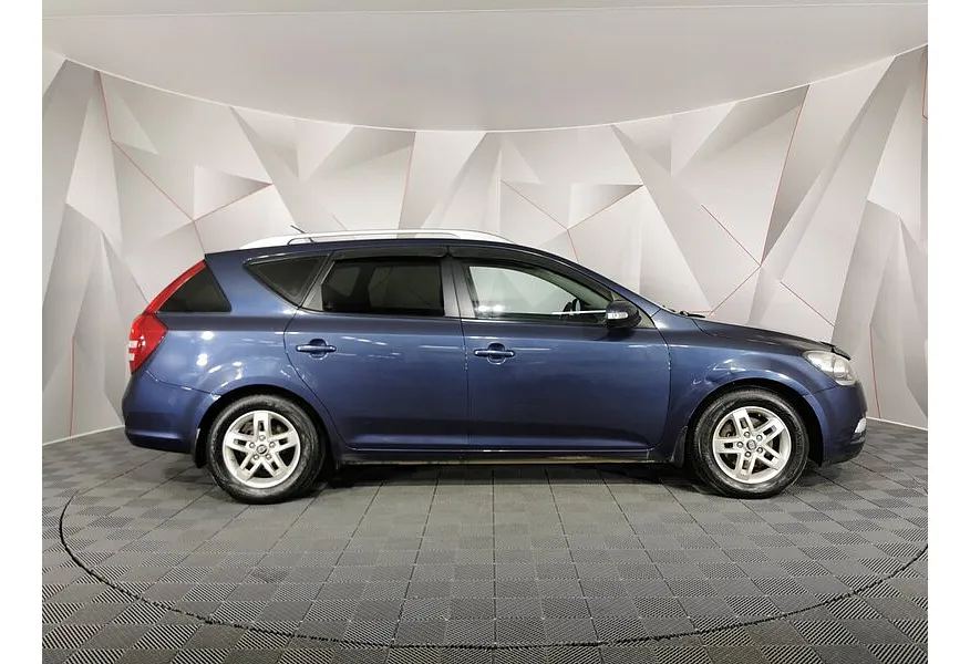 Kia Ceed 1.6 MT (122 л.с.) Синий в АВИЛОН. Слайд №6