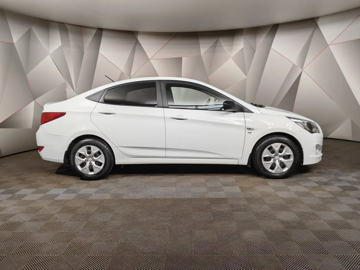 Hyundai Solaris 1.6 AT (123 л.с.) Белый в АВИЛОН. Слайд №6