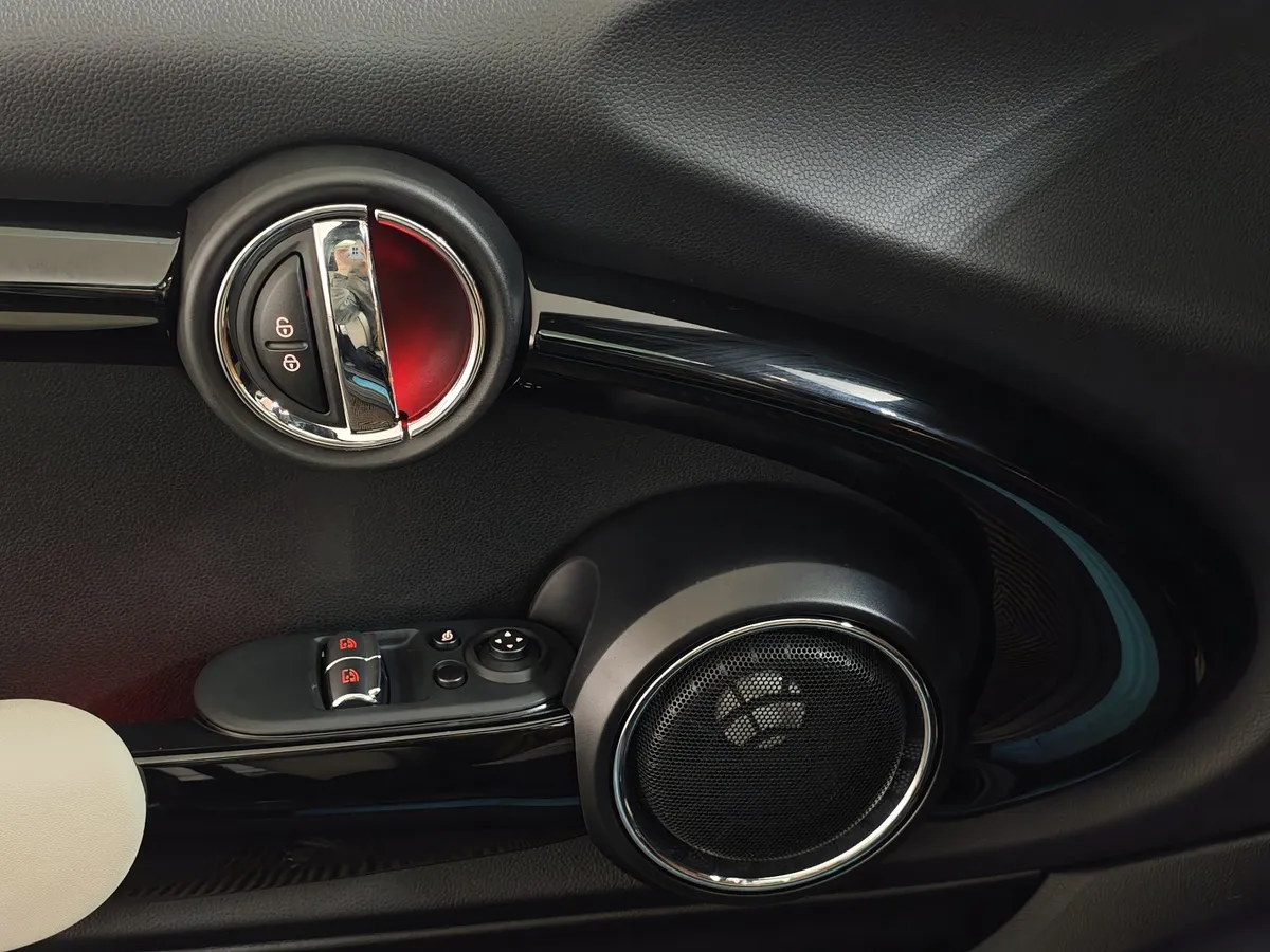 MINI 3 двери Cooper S 2.0 AT (192 л.с.) Черный в АВИЛОН. Слайд №19