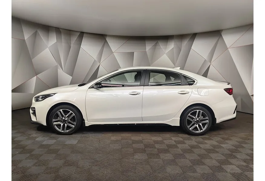 АВИЛОН - Kia Cerato 2.0 MPI AT (150 л.с.) GT Line Белый - slide 2