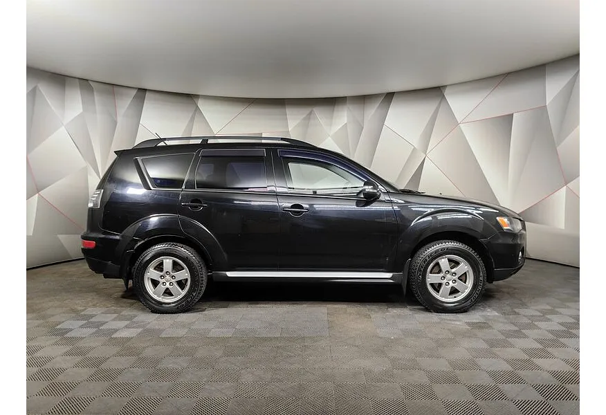 Mitsubishi Outlander 2.0 CVT 2WD (147 л.с.) Черный в АВИЛОН. Слайд №6