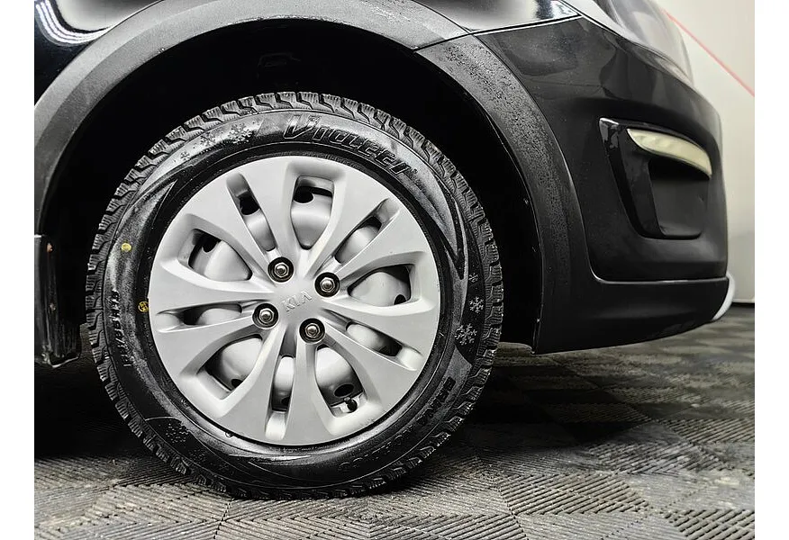 Kia Rio X-Line 1.6 AT (123 л.с.) Comfort Черный в АВИЛОН. Слайд №9