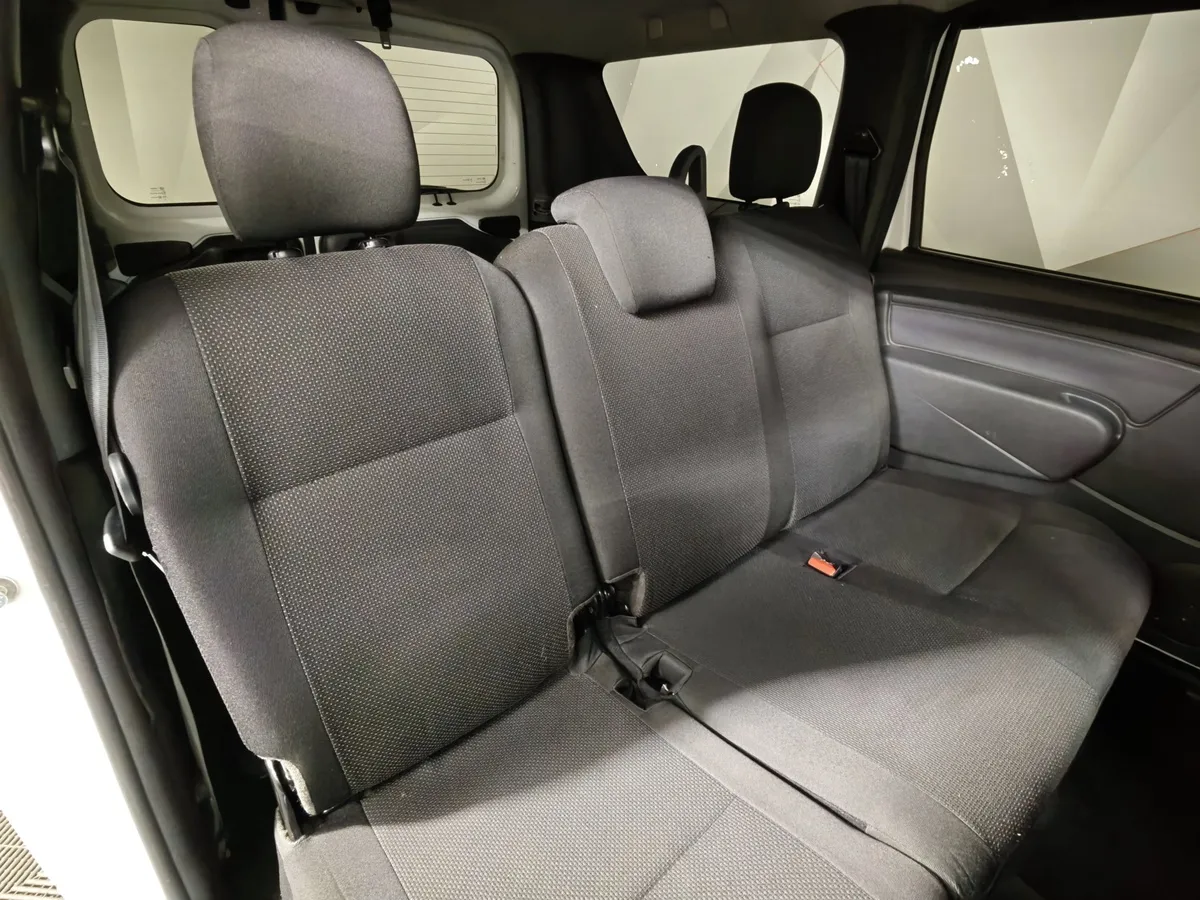 ВАЗ (Lada) Largus 1.6 MT 8 кл (5 мест) (87 л.с.) Белый в АВИЛОН. Слайд №14