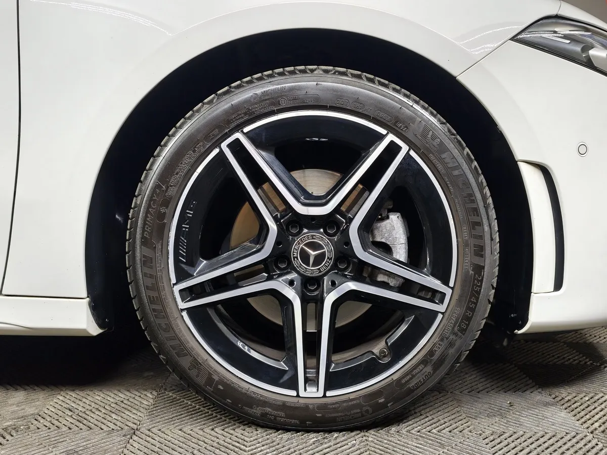 Mercedes-Benz A-Класс A 200 7G-DCT (150 л.с.) Sport Белый в АВИЛОН. Слайд №9