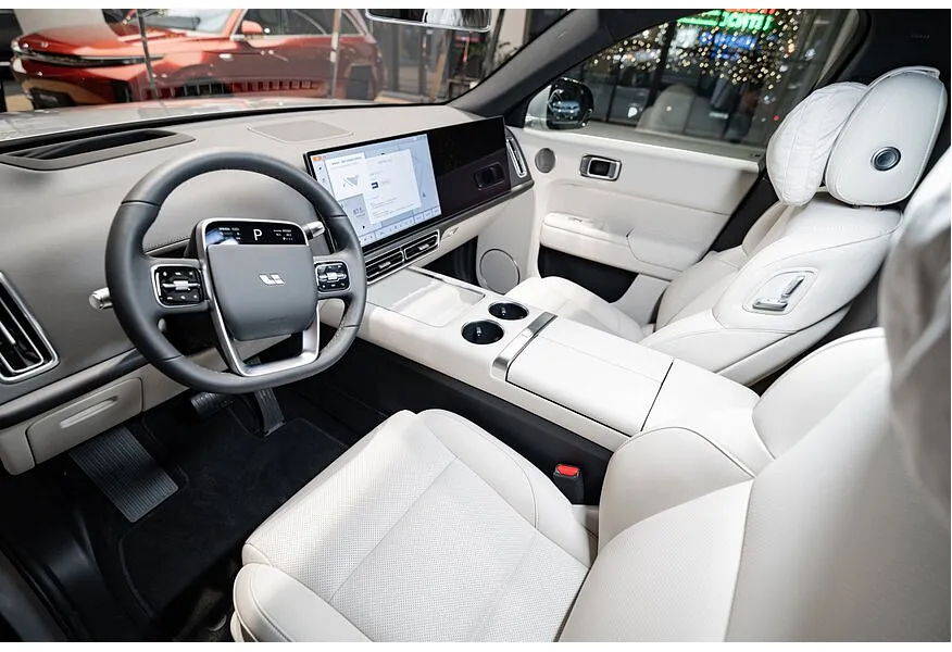 Li Auto L9 1.5 AT 4WD (449 л.с.) Ultra Черный в АВИЛОН. Слайд №6