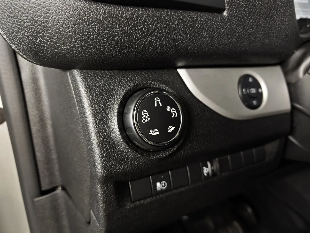 Peugeot Traveller Business 2.0 Hdi AT (150 л.с.) VIP Серый в АВИЛОН. Слайд №20