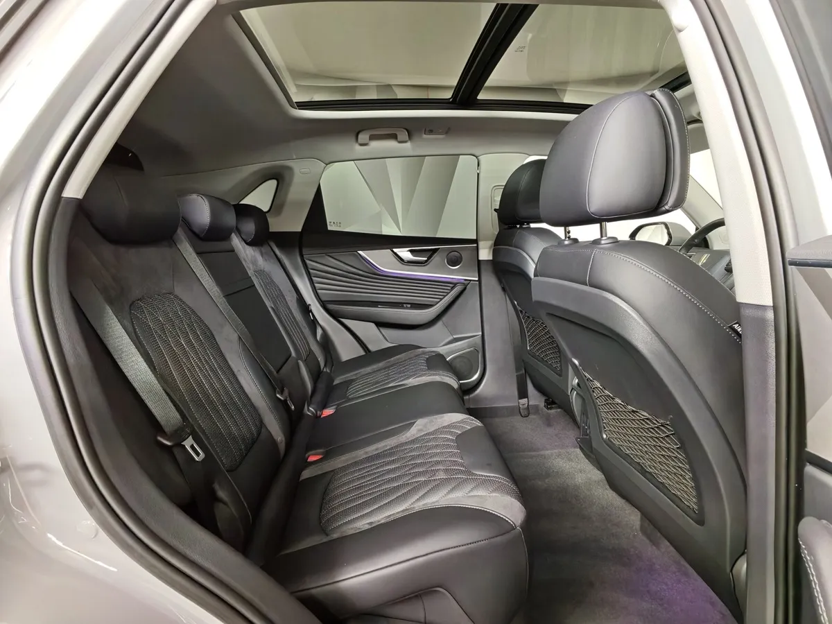 Hongqi HS5 2.0T AT 4WD (245 л.с.) Комфорт Серый в АВИЛОН. Слайд №16