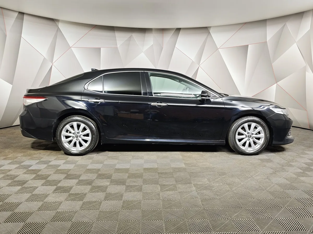 Toyota Camry 2.5 AT (181 л.с.) Черный в АВИЛОН. Слайд №6