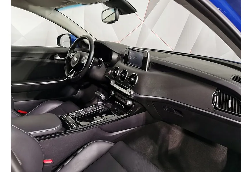 Kia Stinger 2.0 AT (197 л.с.) Comfort Синий в АВИЛОН. Слайд №13