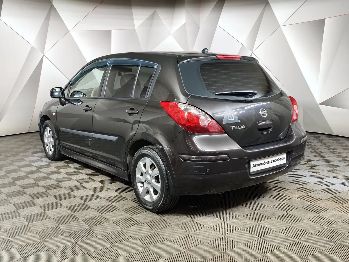 Nissan Tiida 1.6 AT (110 л.с.) Черный в АВИЛОН. Слайд №4
