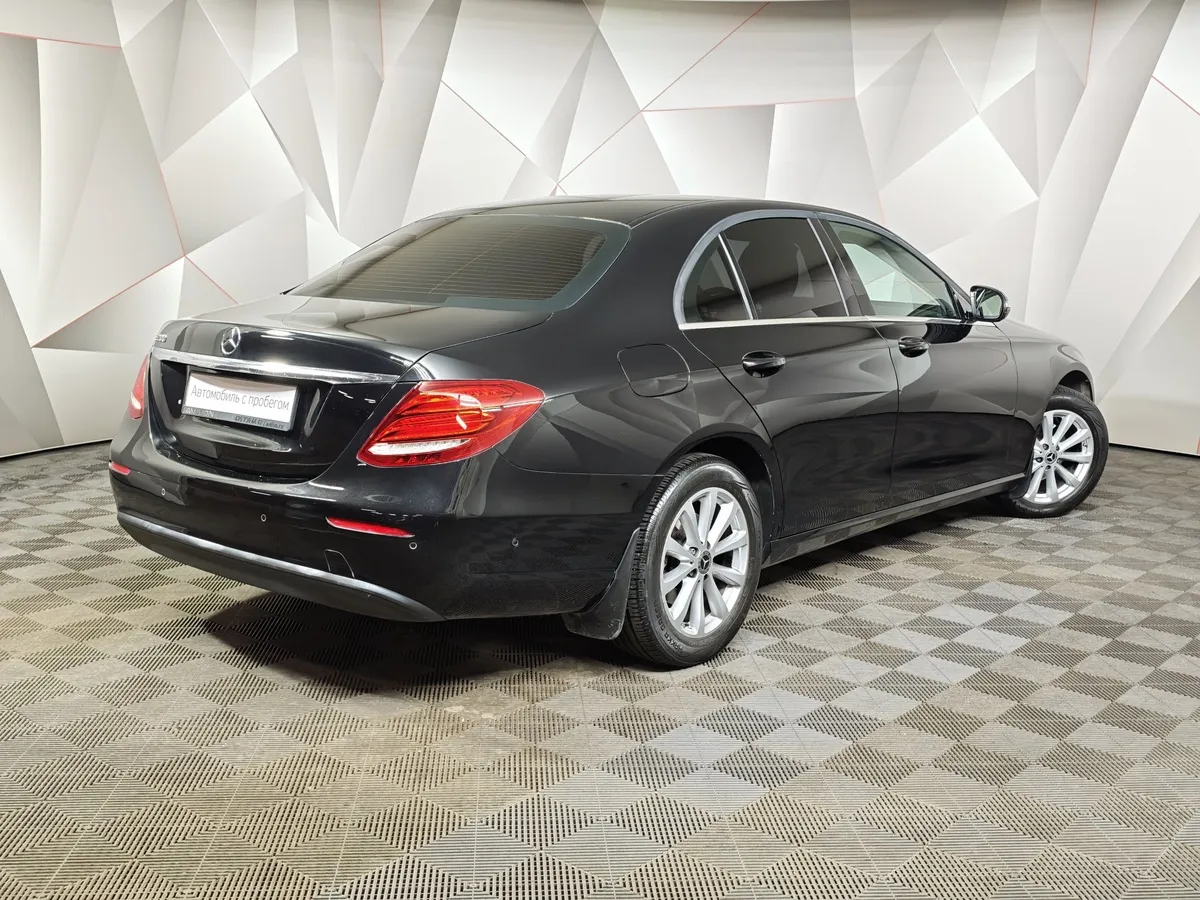 Mercedes-Benz E-Класс E 200 9G-TRONIC (197 л.с.) Черный в АВИЛОН. Слайд №2