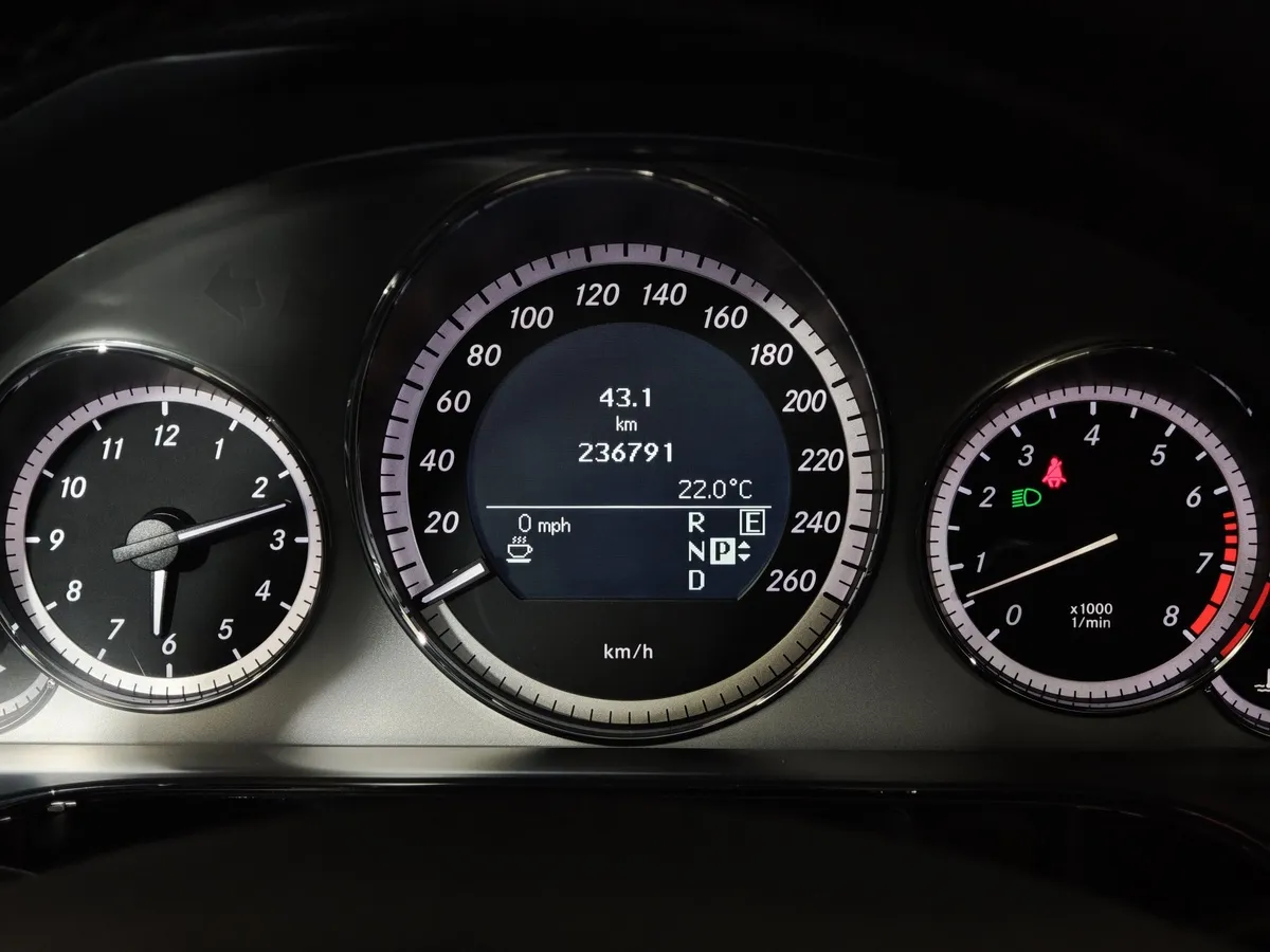 Mercedes-Benz E-Класс E 350 4MATIC 7G-Tronic Plus (272 л.с.) Белый в АВИЛОН. Слайд №17