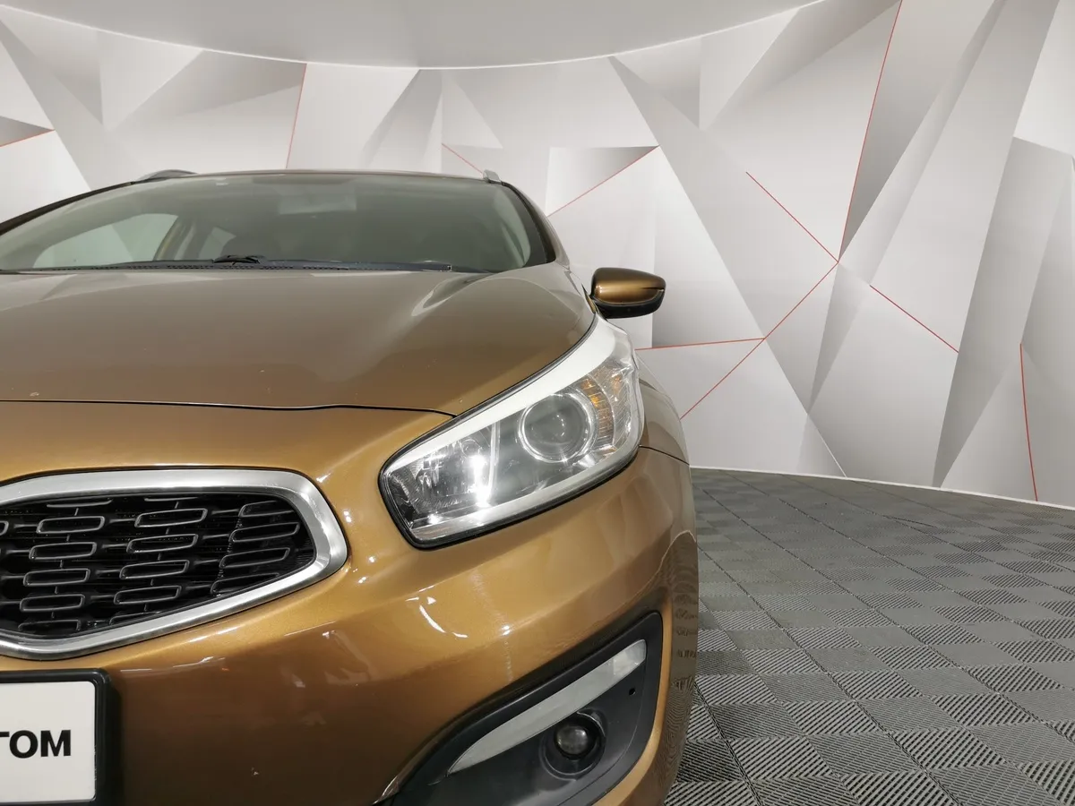 Kia Ceed 1.6 AT (130 л.с.) Luxe Коричневый в АВИЛОН. Слайд №10