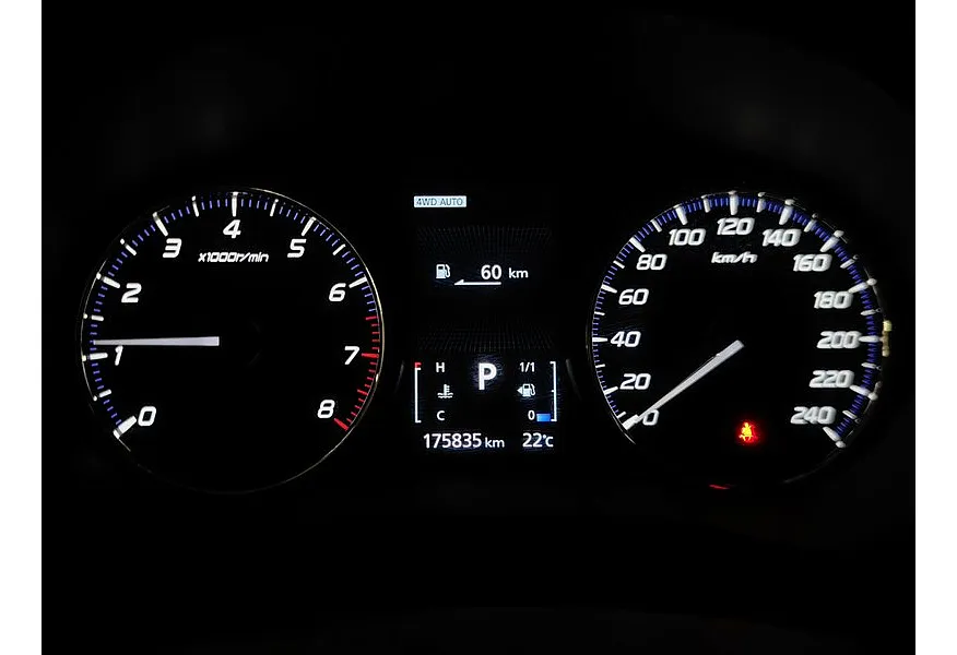 Mitsubishi Outlander 2.0 MIVEC CVT 4WD (146 л.с.) Invite Белый в АВИЛОН. Слайд №18