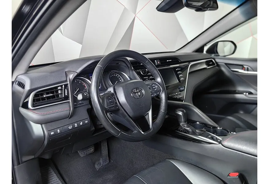 Toyota Camry 2.5 AT (181 л.с.) Черный в АВИЛОН. Слайд №13