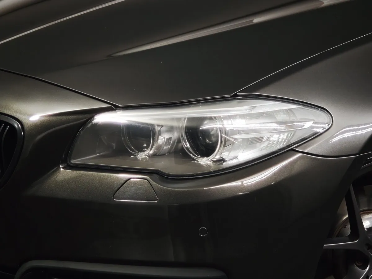 BMW 5 серия 520i AT (184 л.с.) Коричневый в АВИЛОН. Слайд №8