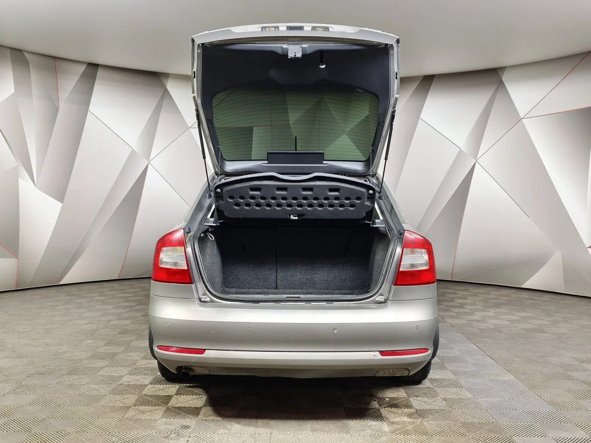 Skoda Octavia 1.6 Tiptronic (102 л.с.) Серый в АВИЛОН. Слайд №12