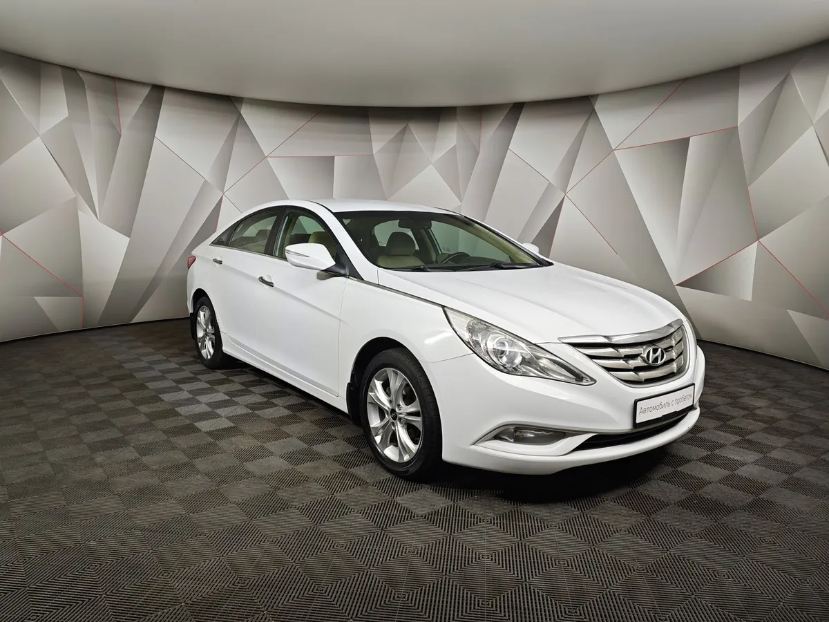 Hyundai Sonata 2.0 MPi AT (150 л.с.) Comfort Белый в АВИЛОН. Слайд №3