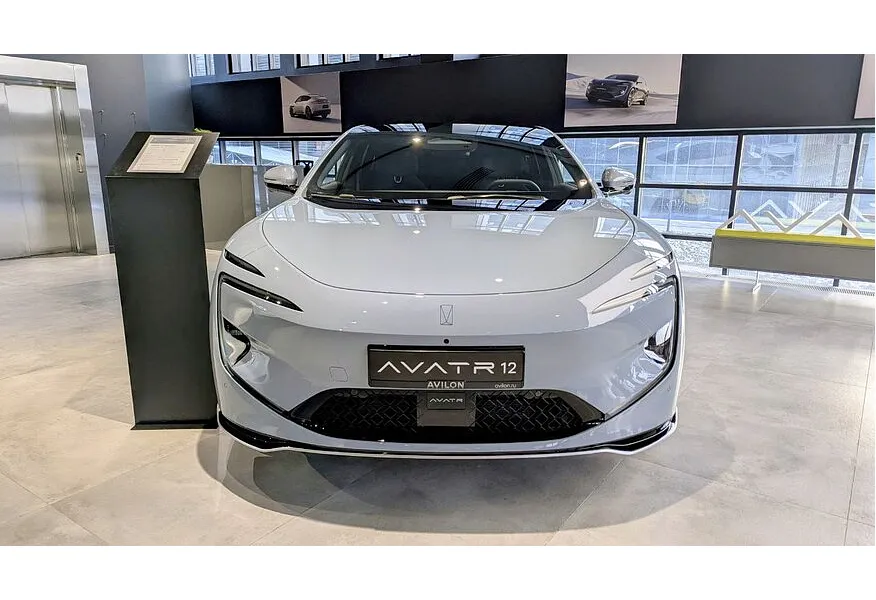 Avatr 12 AT 4WD (578 л.с.) Dual Motor Dynamic Синий в АВИЛОН. Слайд №3