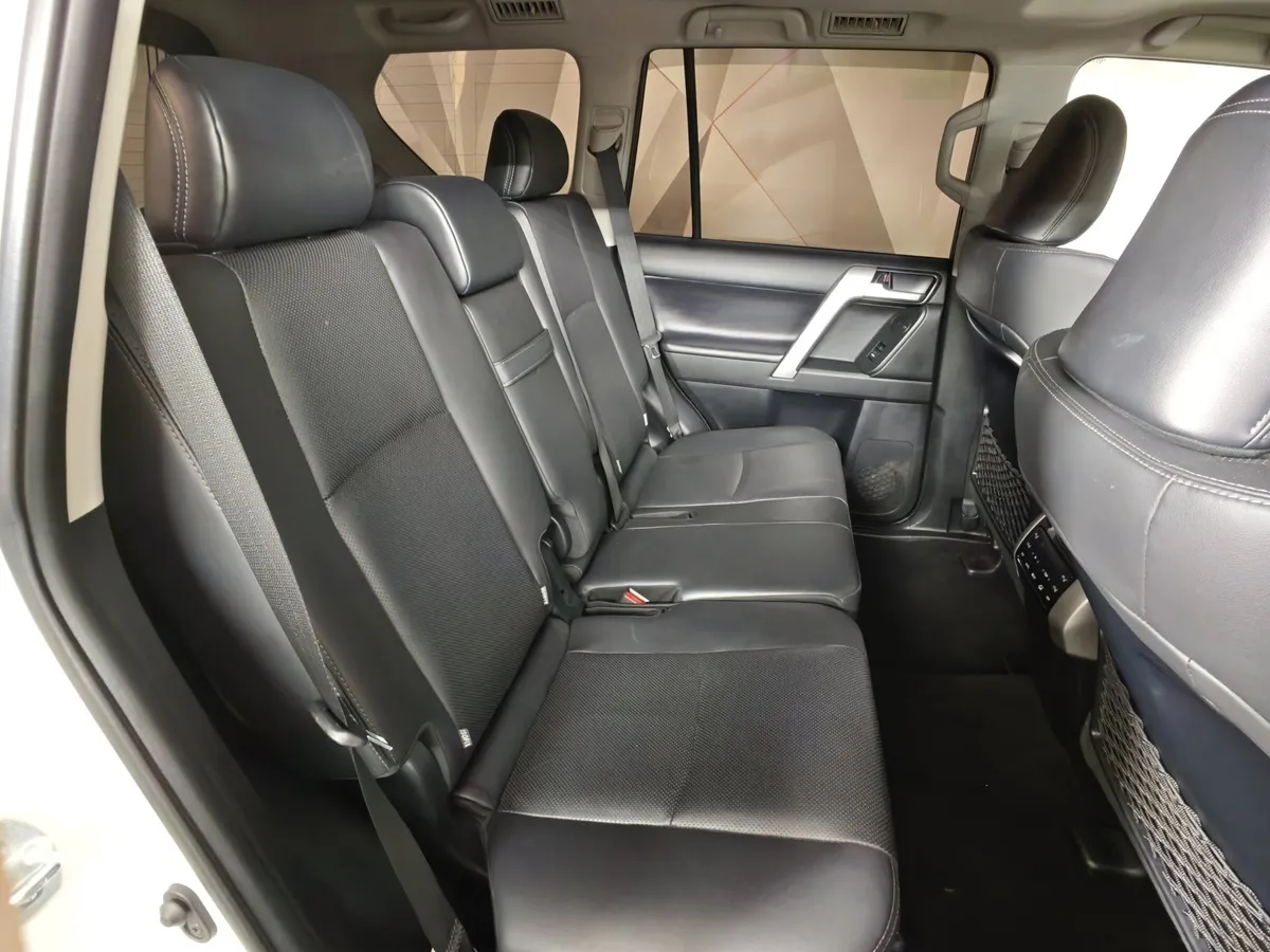 Toyota Land Cruiser Prado 4.0 AT AWD (249 л.с.) Белый в АВИЛОН. Слайд №15