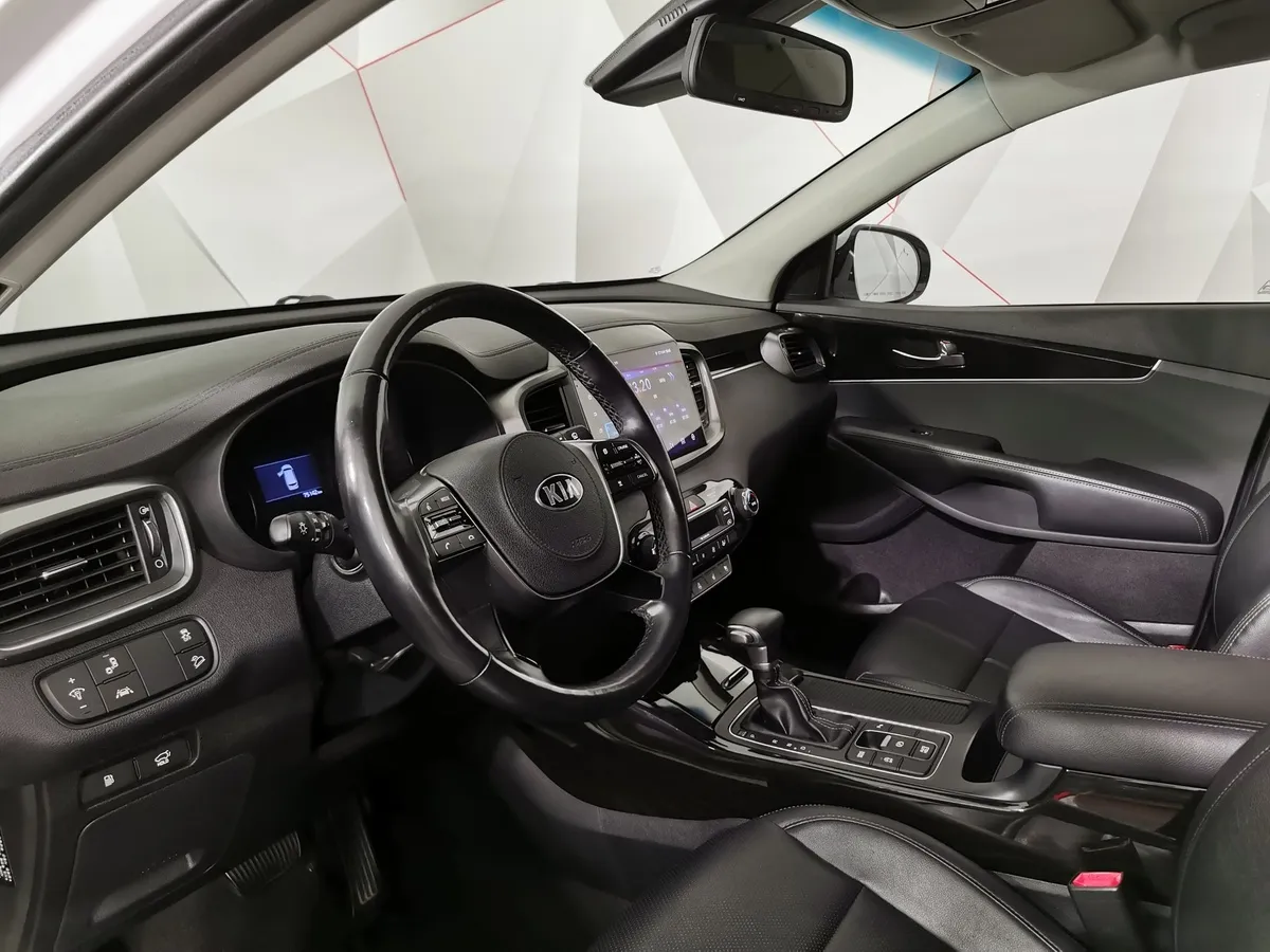 Kia Sorento 2.2 D AT AWD (5 мест) (200 л.с.) Prestige Белый в АВИЛОН. Слайд №19