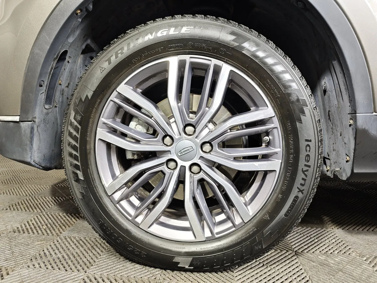 Geely Atlas Pro 1.5T 7DCT AWD (177 л.с.) Flagship Серый в АВИЛОН. Слайд №9