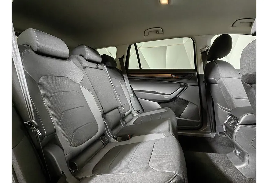 Skoda Kodiaq 2.0 TSI DSG 4X4 (180 л.с.) Черный в АВИЛОН. Слайд №16