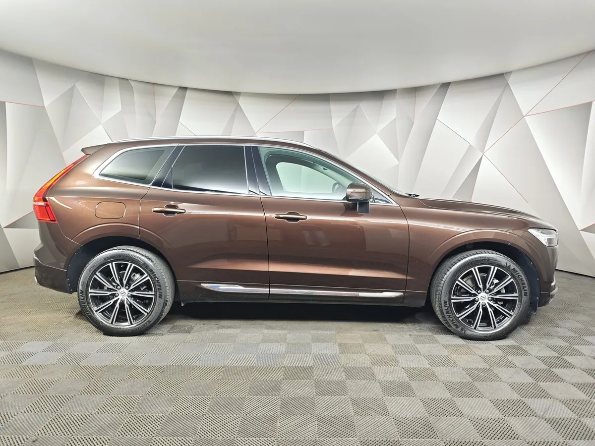 Volvo XC60 2.0 T5 AT AWD (249 л.с.) Inscription Коричневый в АВИЛОН. Слайд №6