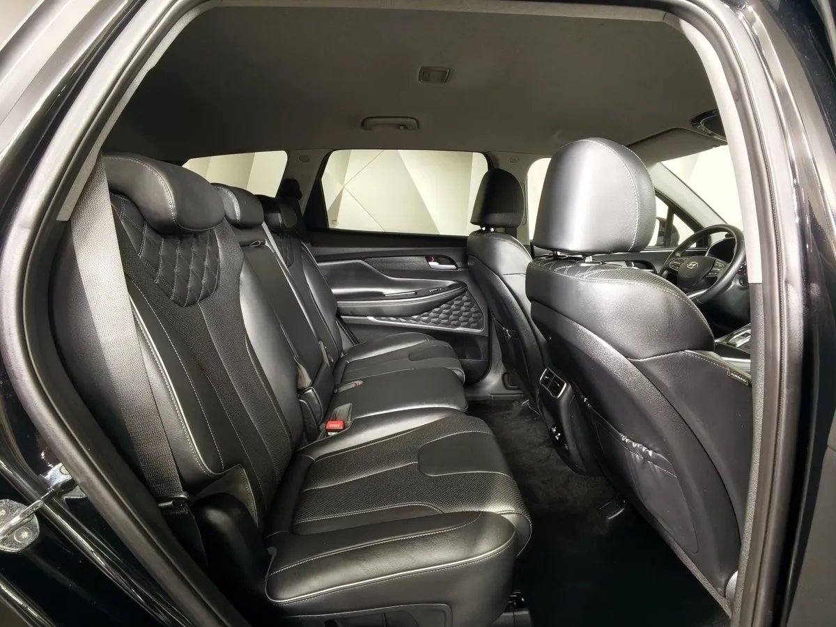 Hyundai Santa Fe 2.5 AWD 6AT (180 л.с.) High-Tech Черный в АВИЛОН. Слайд №16