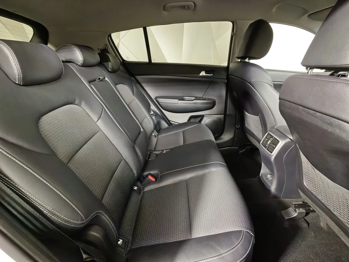Kia Sportage 2.4 AT 4WD (184 л.с.) Luxe UEFA Белый в АВИЛОН. Слайд №16