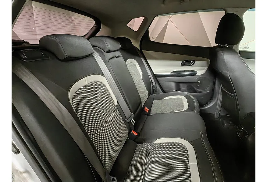 Kia Ceed 1.6 AT (129 л.с.) Серебристый в АВИЛОН. Слайд №15