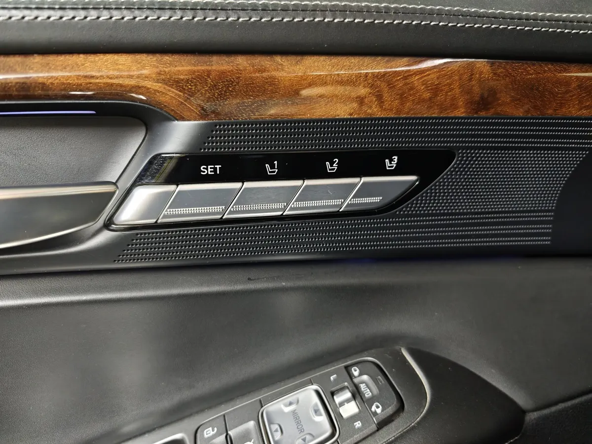 Genesis G90 3.3 T-GDI AT AWD (5 мест) (370 л.с.) Elite Черный в АВИЛОН. Слайд №19