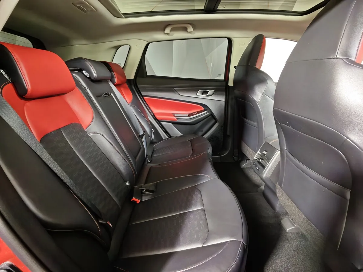 Changan UNI-S 1.5T 7DCT 2WD (181 л.с.) Tech Красный в АВИЛОН. Слайд №16