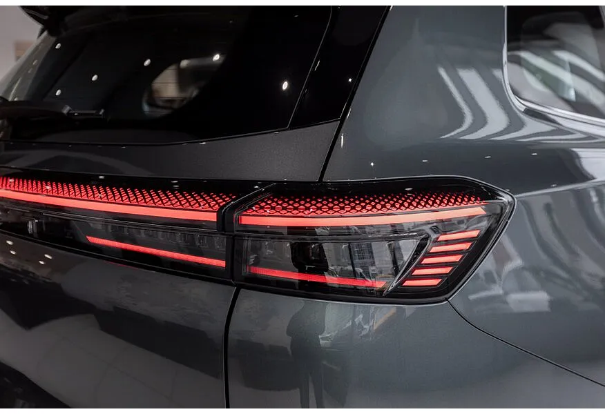 LIVE. Слайд №19