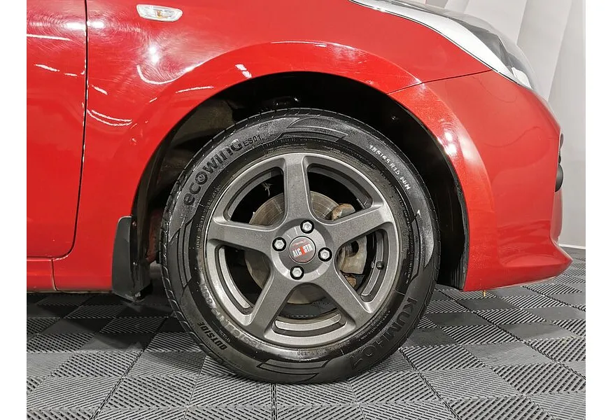 Kia Rio 1.6 AT (123 л.с.) Comfort Красный в АВИЛОН. Слайд №13
