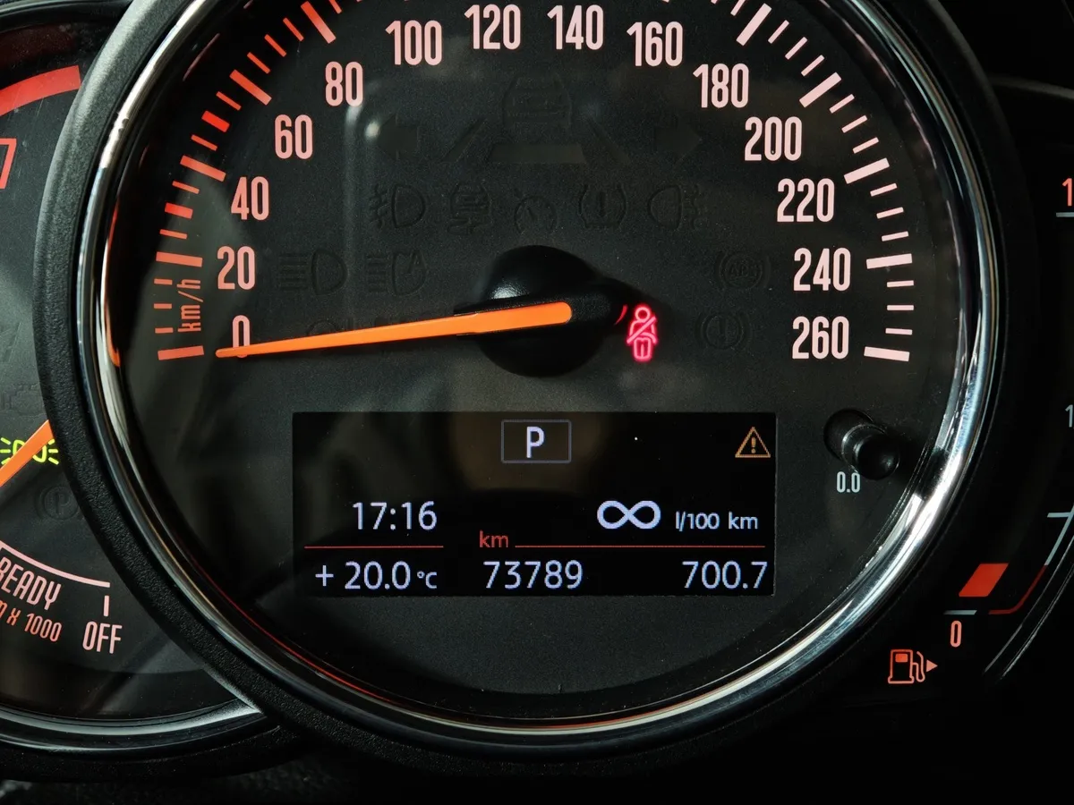 MINI Clubman 2.0 AT ALL4 (192 л.с.) Серый в АВИЛОН. Слайд №13