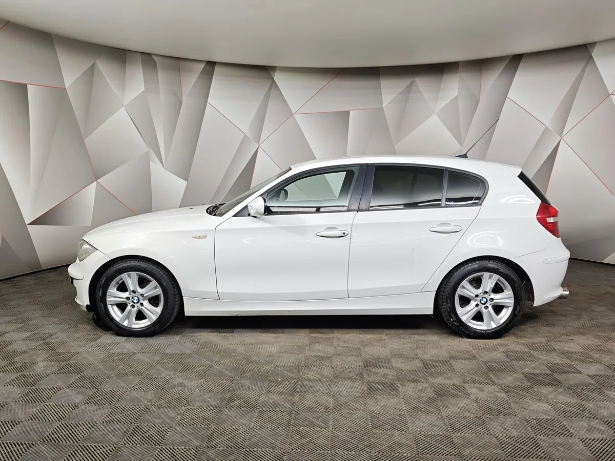 BMW 1 серия 118i AT (136 л.с.) Белый в АВИЛОН. Слайд №5