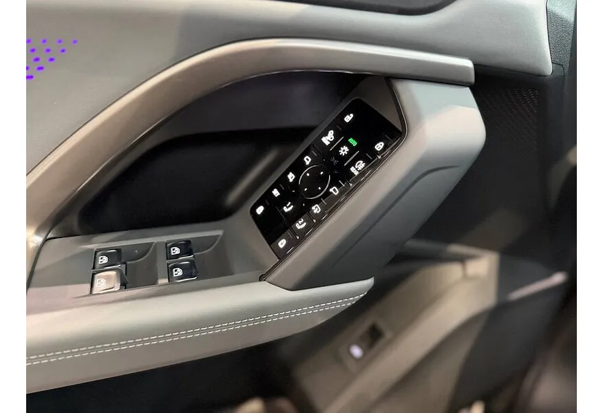 Audi Q5 L 2.0 40 TFSI S tronic quattro (272 л.с.) Зеленый в АВИЛОН. Слайд №12 Audi Q5 L 2.0 40 TFSI S tronic quattro (272 л.с.) Зеленый в АВИЛОН. Слайд №12