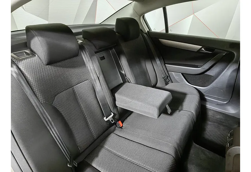 Volkswagen Passat 1.4 TSI BlueMotion DSG (125 л.с.) Trendline Серый в АВИЛОН. Слайд №17